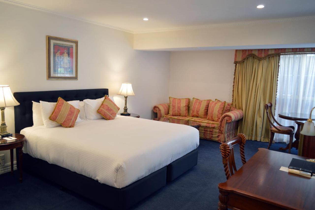 Canterbury International Hotel Forest Hill Екстериор снимка