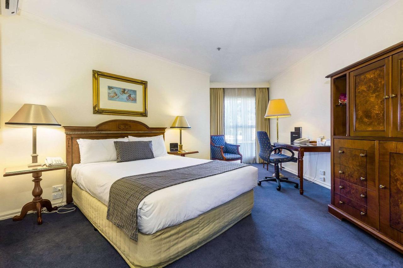 Canterbury International Hotel Forest Hill Екстериор снимка