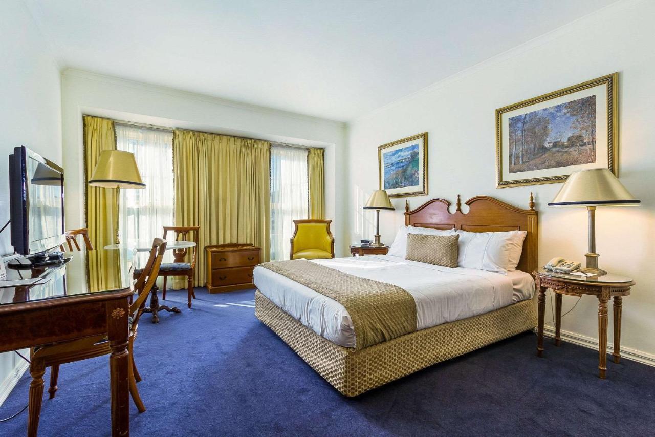 Canterbury International Hotel Forest Hill Екстериор снимка