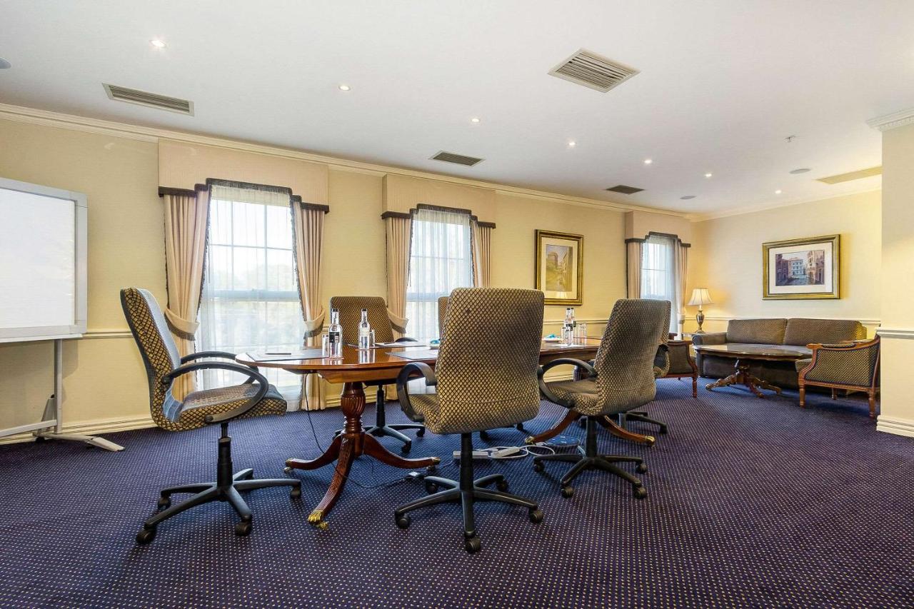 Canterbury International Hotel Forest Hill Екстериор снимка