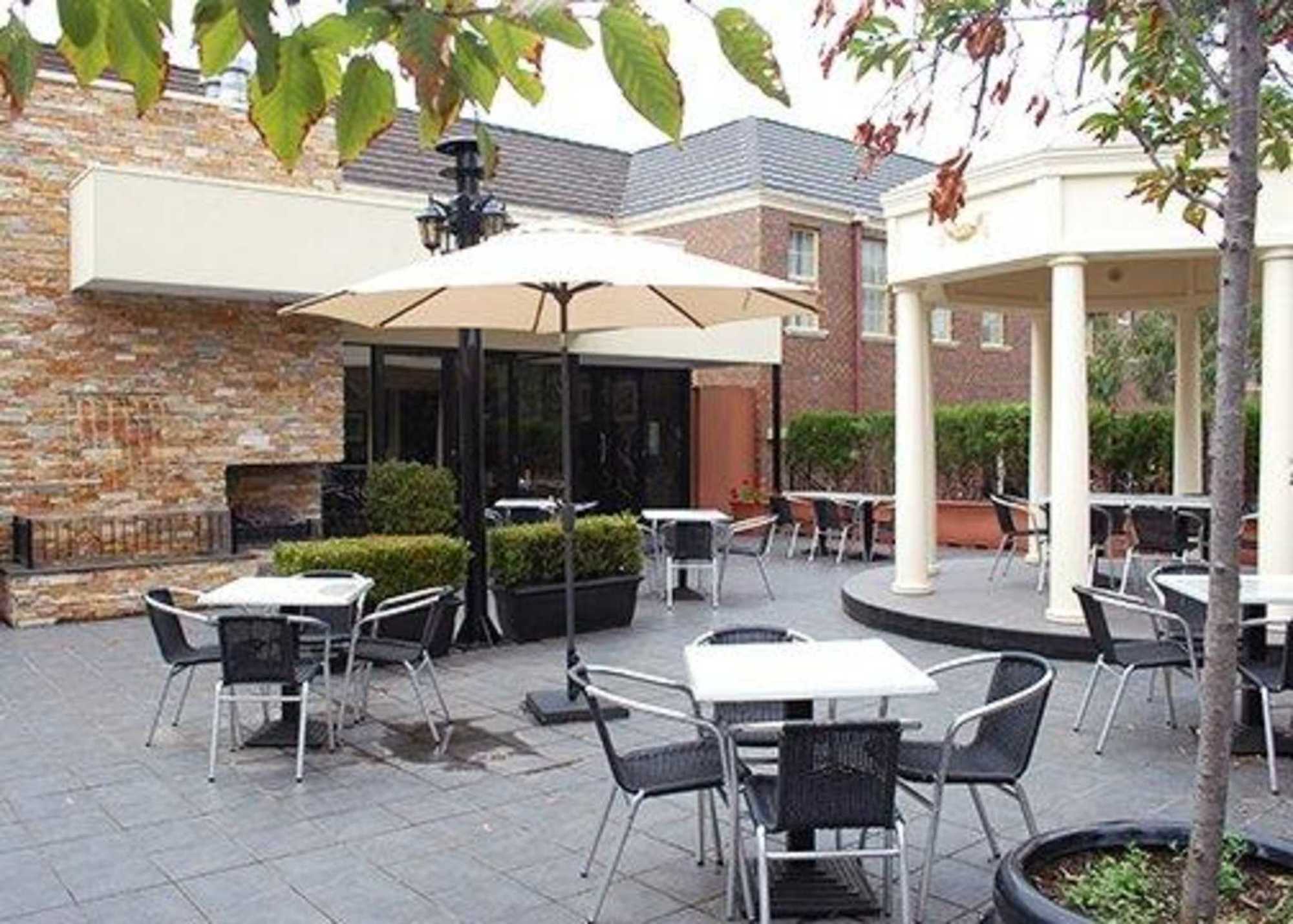 Canterbury International Hotel Forest Hill Съоръжения снимка