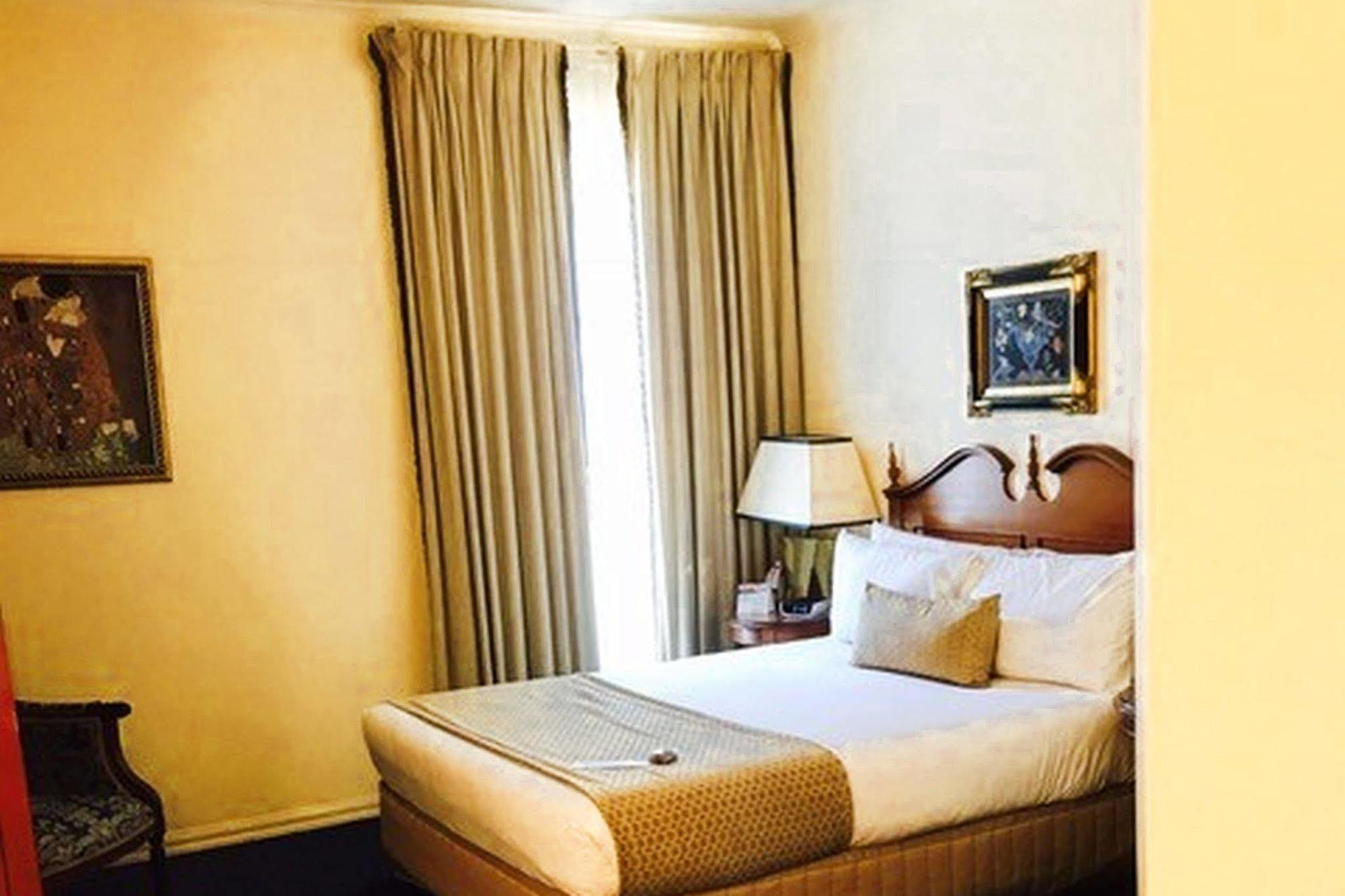 Canterbury International Hotel Forest Hill Екстериор снимка