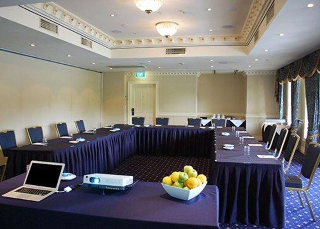 Canterbury International Hotel Forest Hill Екстериор снимка