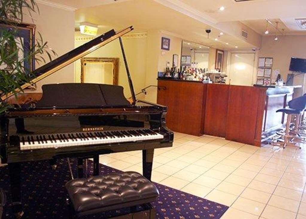 Canterbury International Hotel Forest Hill Екстериор снимка