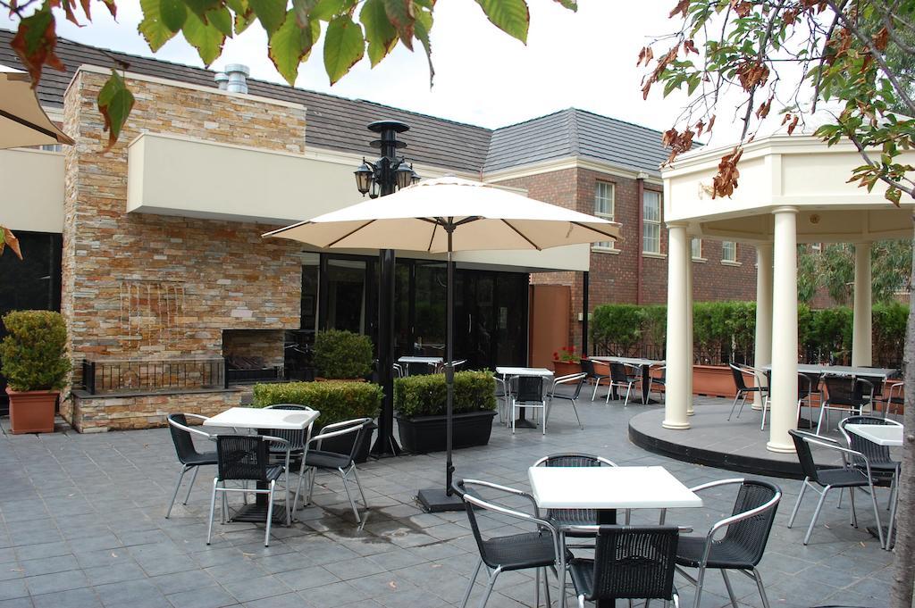 Canterbury International Hotel Forest Hill Екстериор снимка