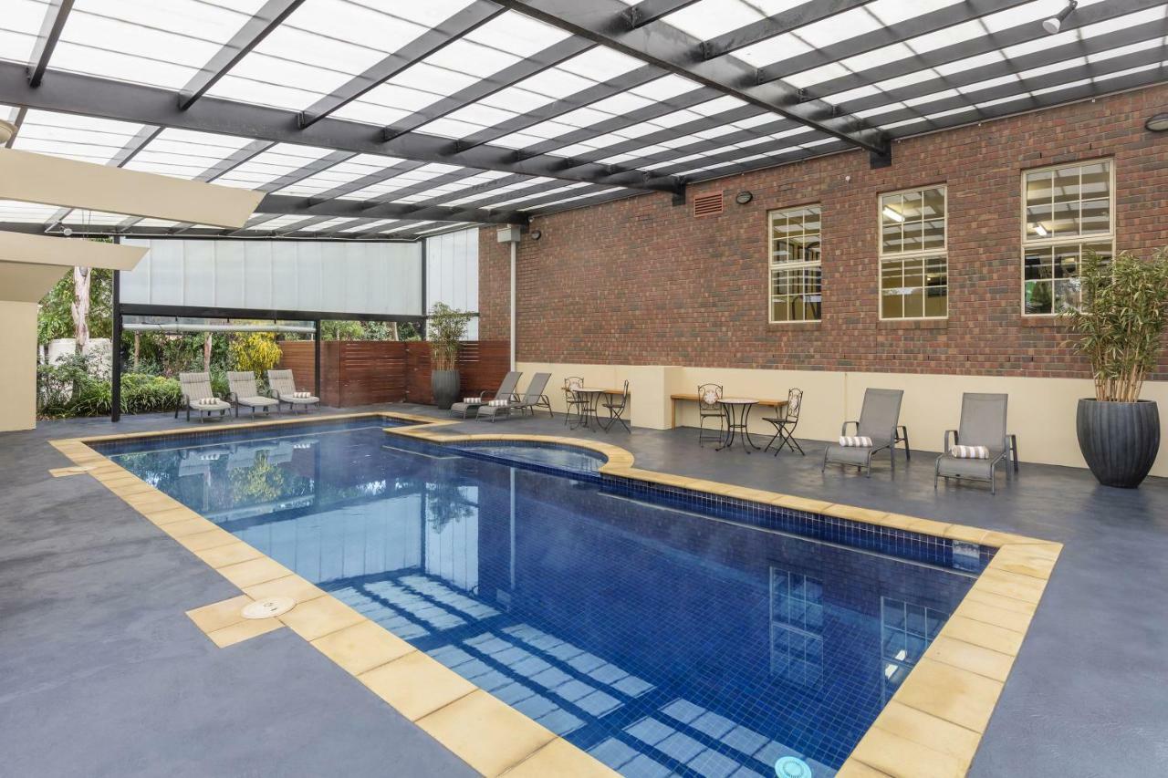 Canterbury International Hotel Forest Hill Екстериор снимка