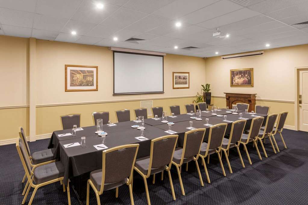 Canterbury International Hotel Forest Hill Съоръжения снимка
