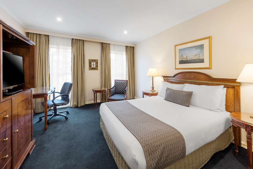 Canterbury International Hotel Forest Hill Стая снимка
