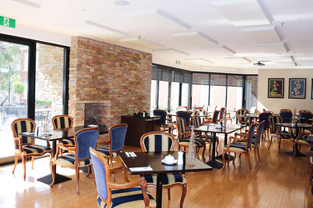 Canterbury International Hotel Forest Hill Ресторант снимка
